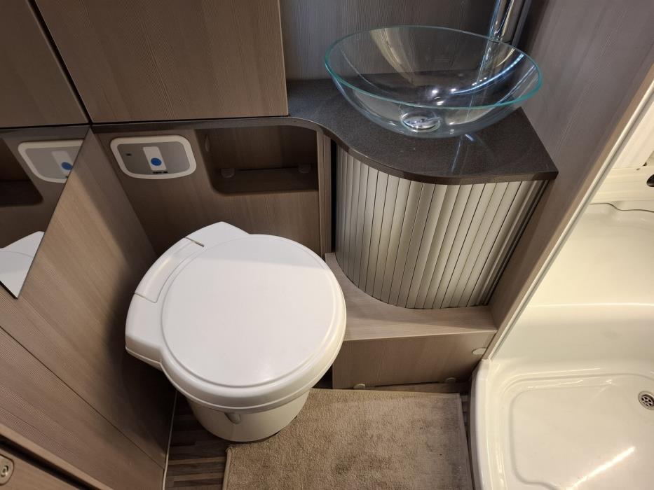 ADRIA Matrix Supreme 667 SPS 2013