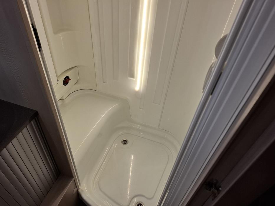 ADRIA Matrix Supreme 667 SPS 2013