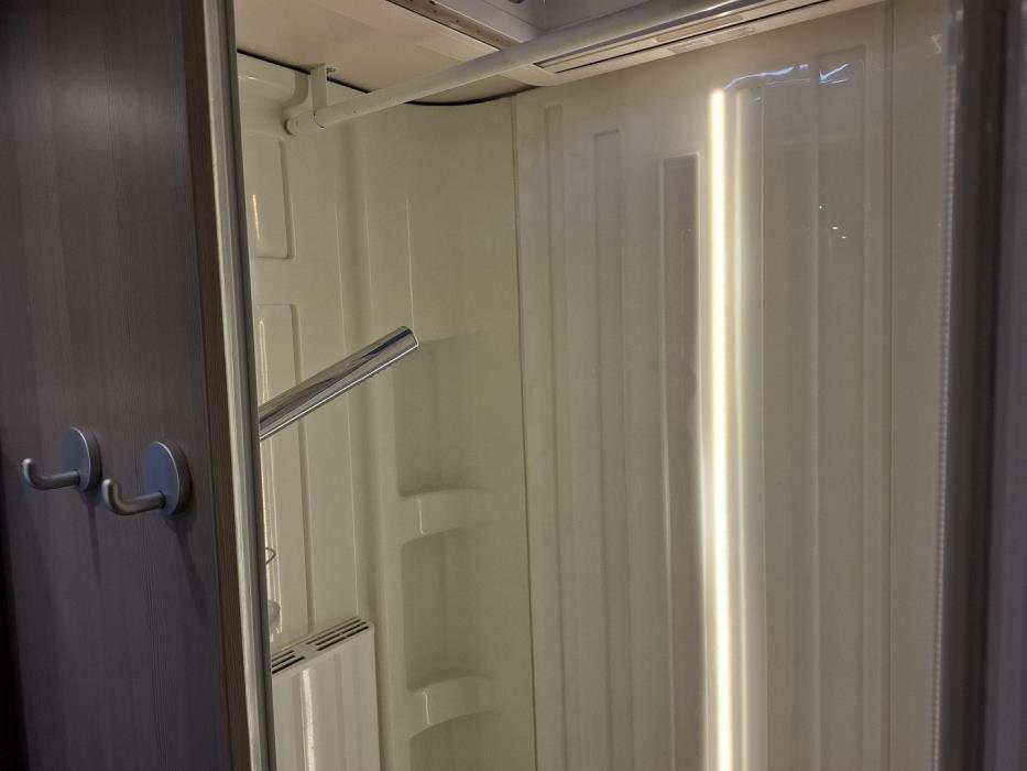 ADRIA Matrix Supreme 667 SPS 2013