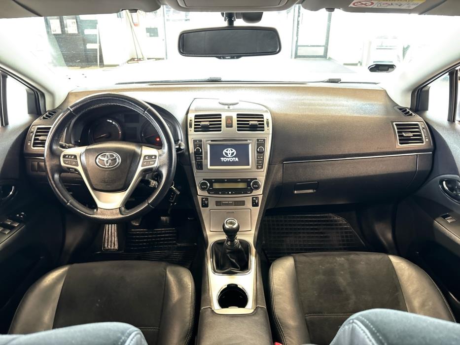 TOYOTA Avensis 2014