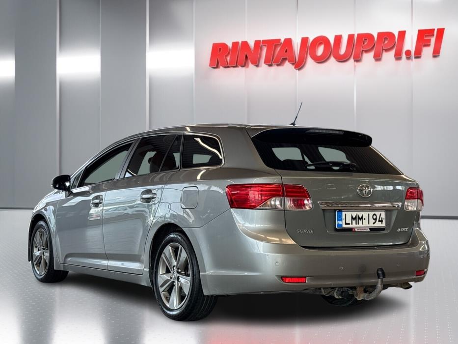 TOYOTA Avensis 2014