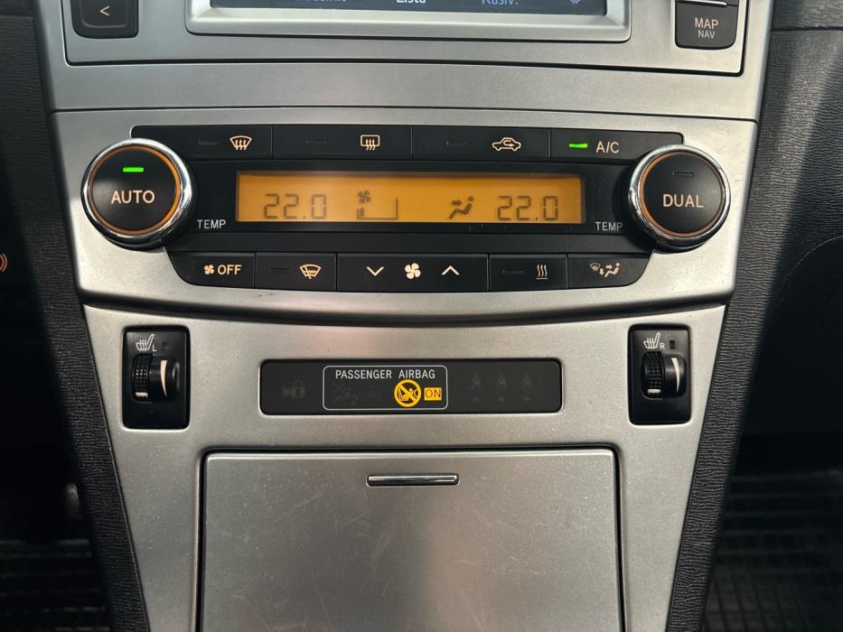 TOYOTA Avensis 2014