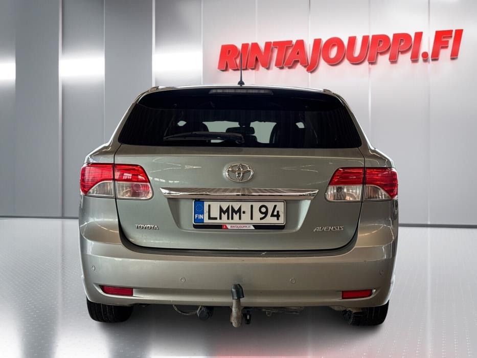 TOYOTA Avensis 2014