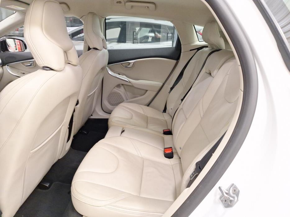 VOLVO V40 Cross Country 2017