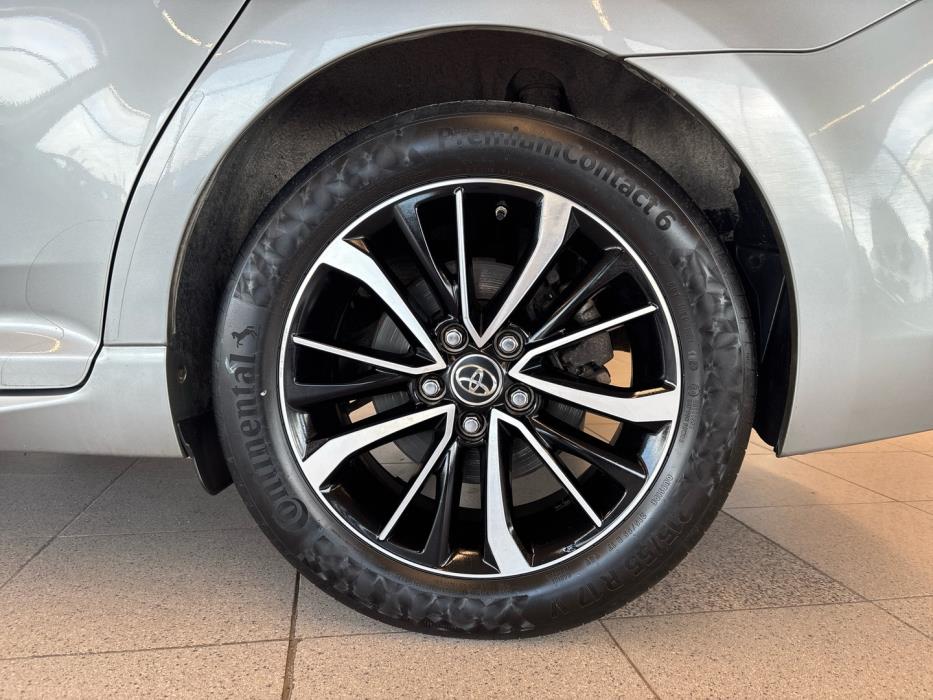 TOYOTA Avensis 2018
