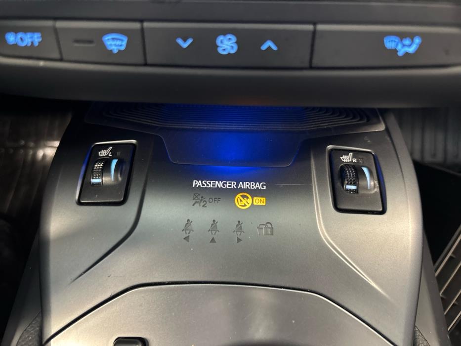 TOYOTA Avensis 2018