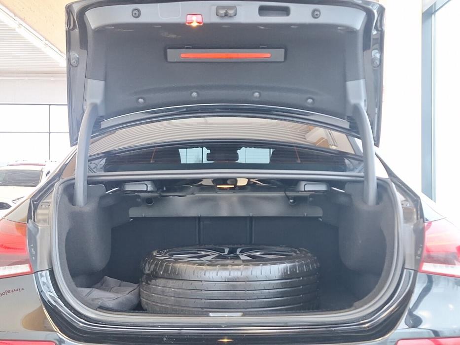 MERCEDES-BENZ A 2020