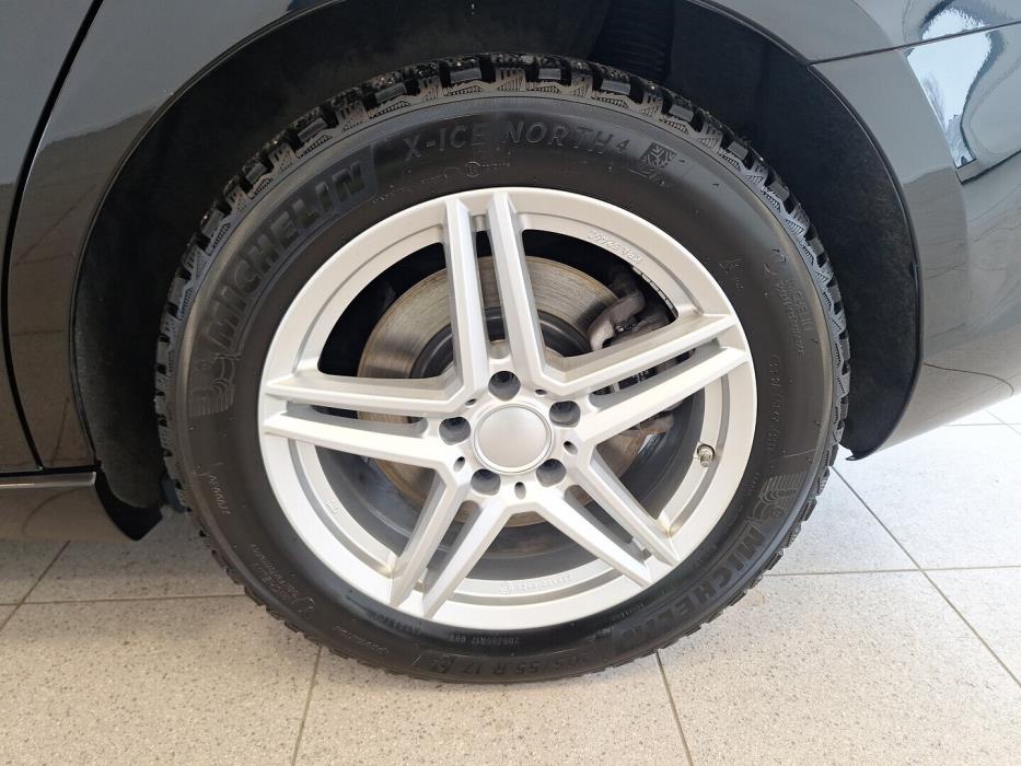 MERCEDES-BENZ A 2020