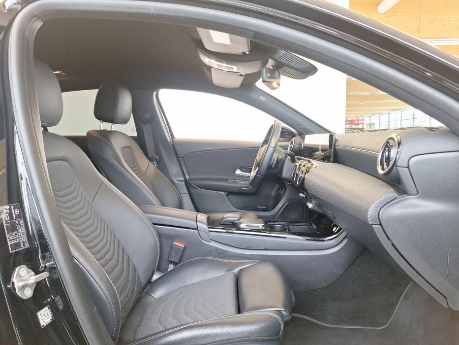 MERCEDES-BENZ A 2020