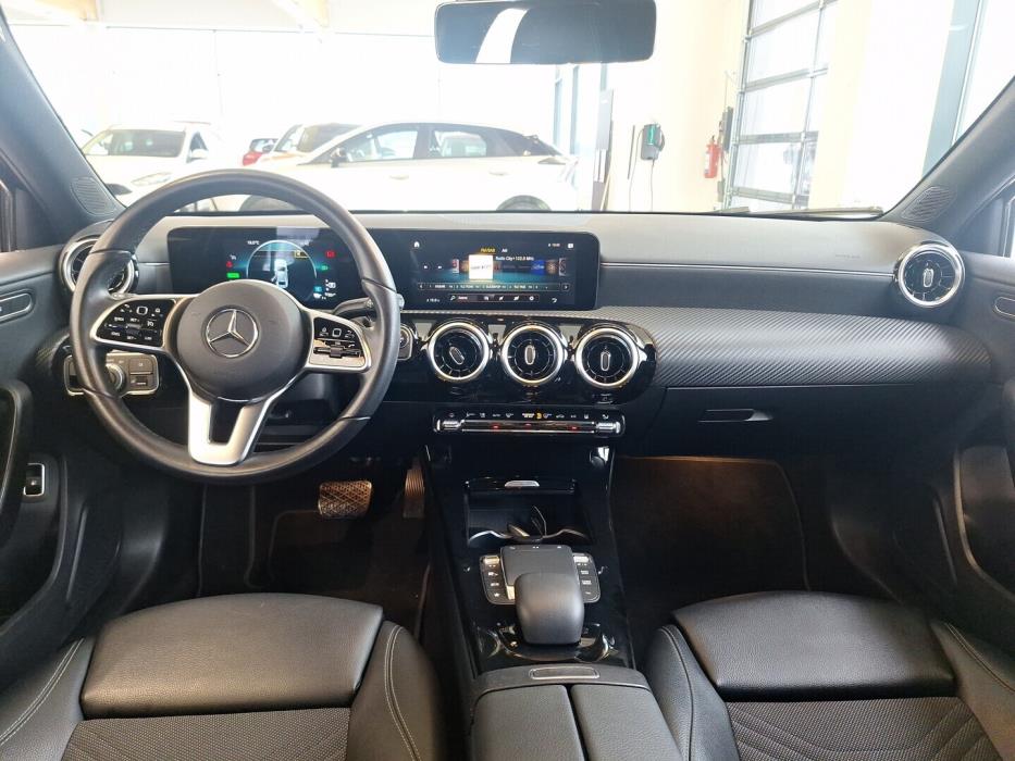 MERCEDES-BENZ A 2020