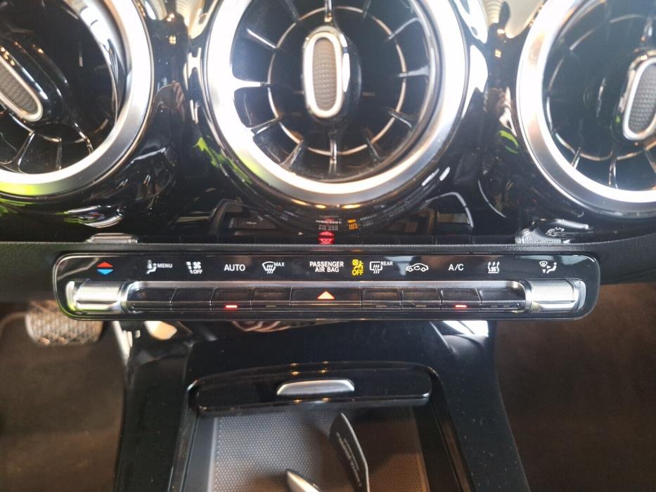 MERCEDES-BENZ A 2020