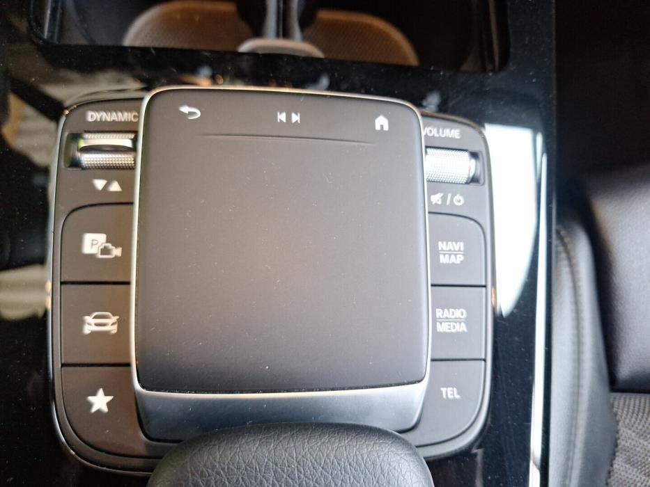 MERCEDES-BENZ A 2020