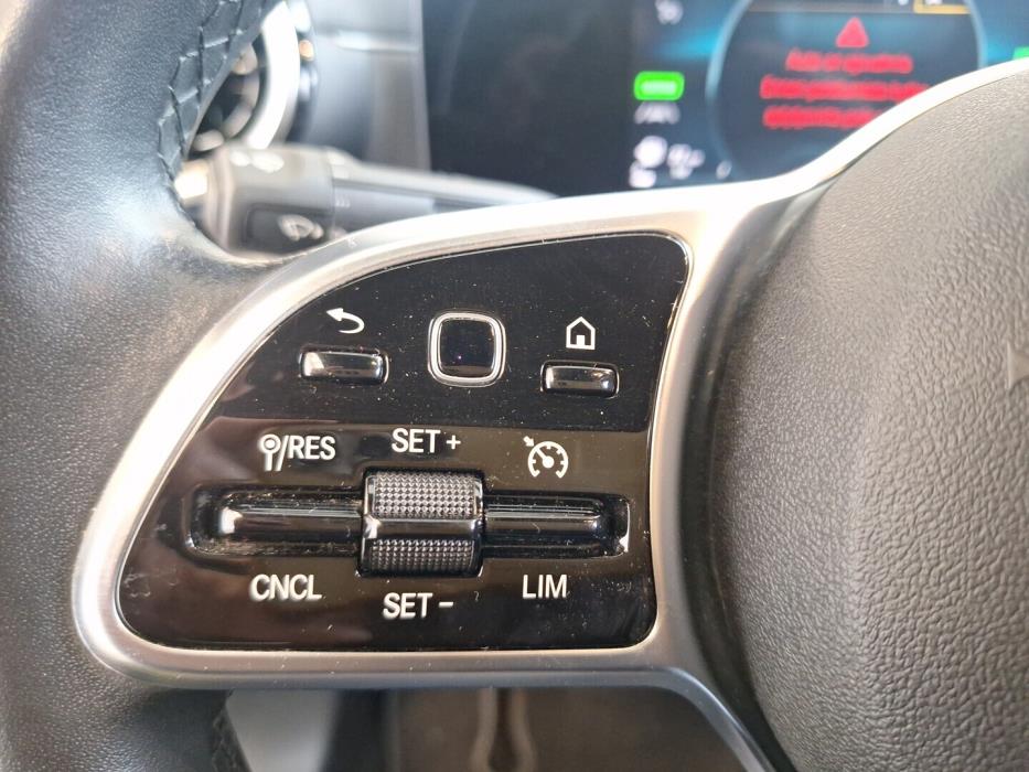 MERCEDES-BENZ A 2020