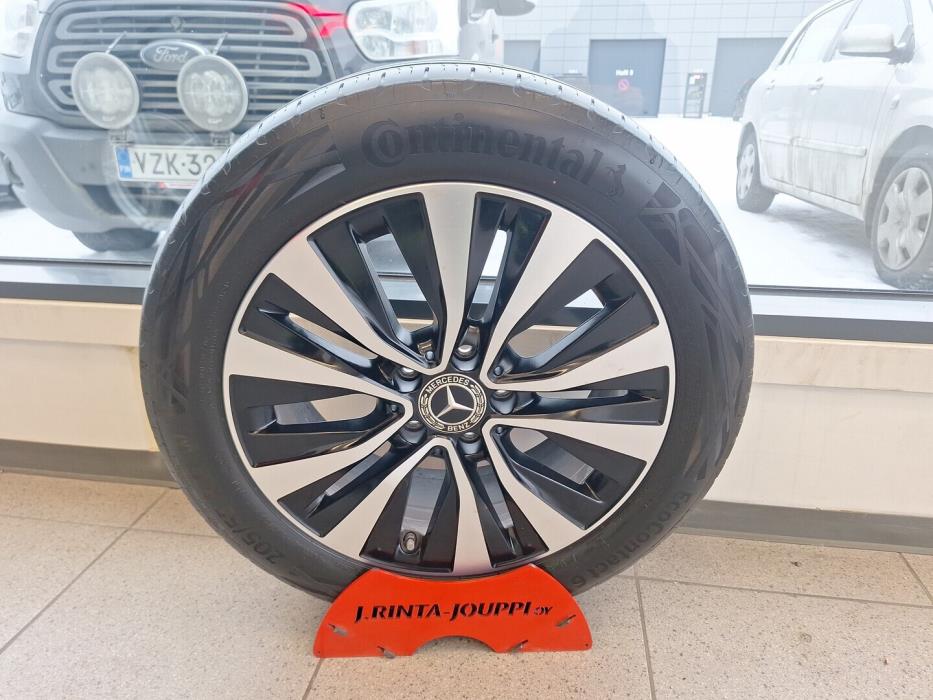 MERCEDES-BENZ A 2020