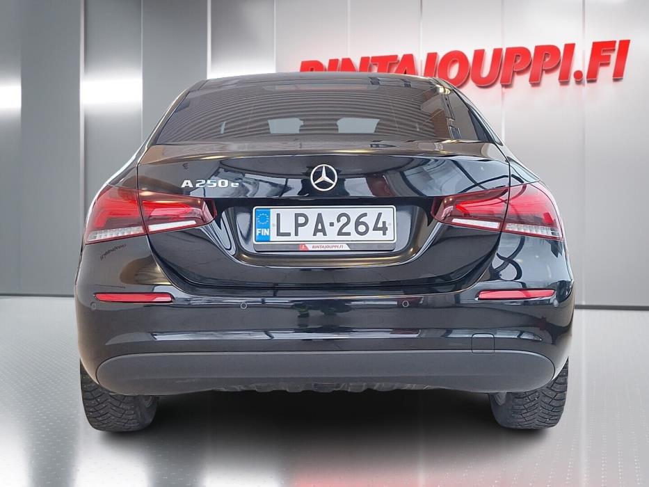 MERCEDES-BENZ A 2020