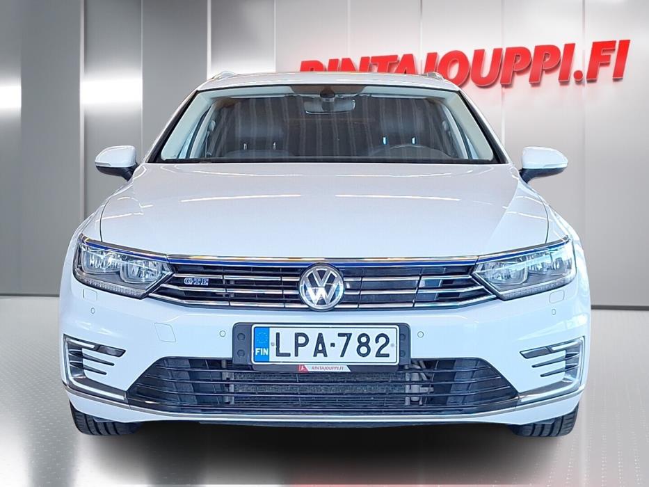 VOLKSWAGEN Passat 2018