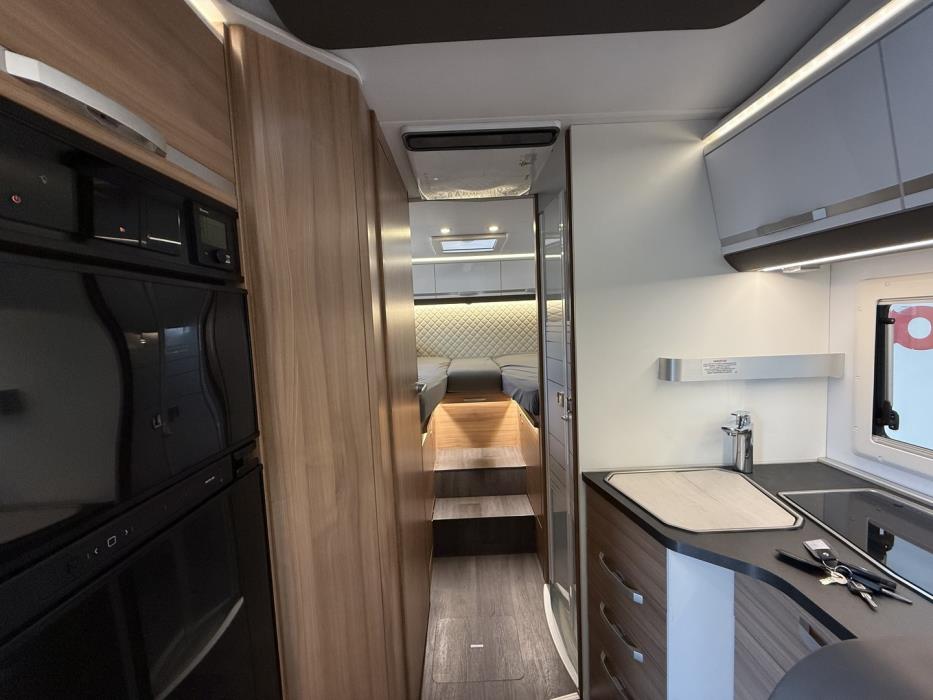 ADRIA Matrix 670 SL J Edition 2021