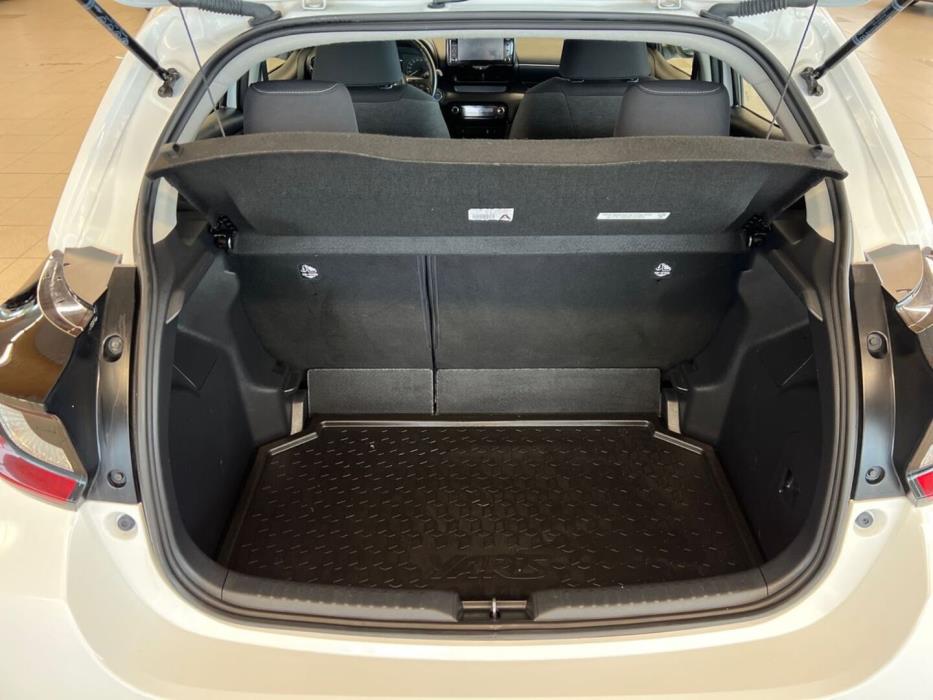 TOYOTA Yaris 2021