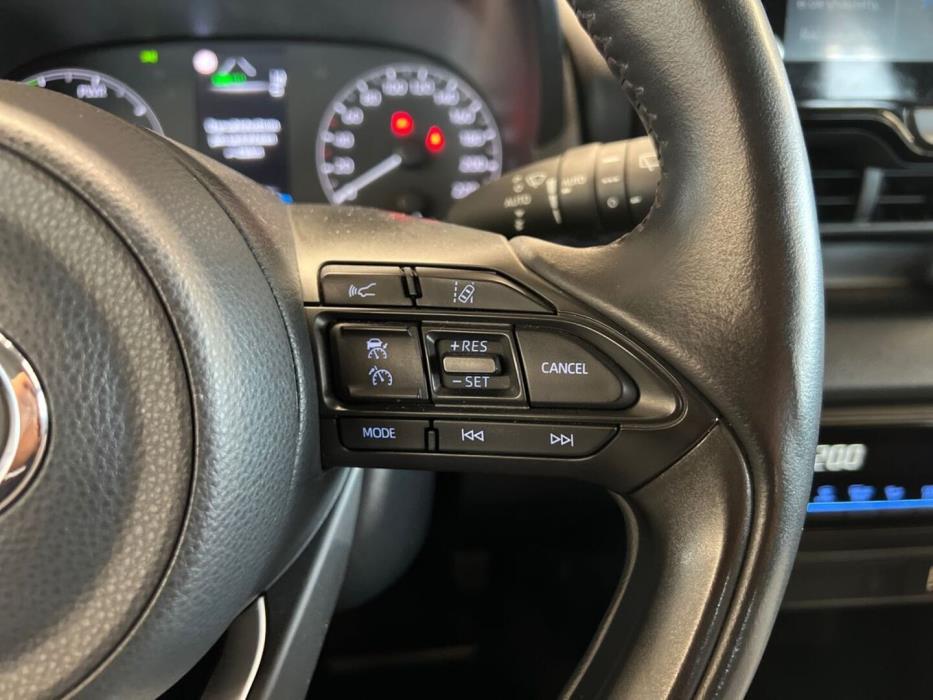 TOYOTA Yaris 2021