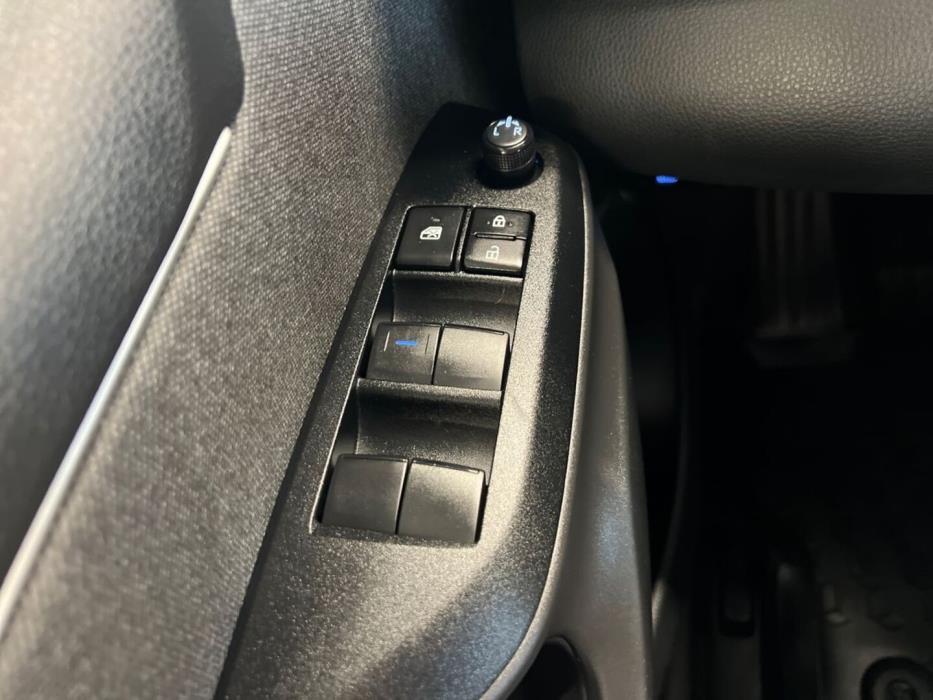 TOYOTA Yaris 2021