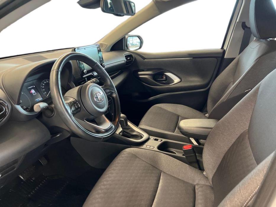 TOYOTA Yaris 2021