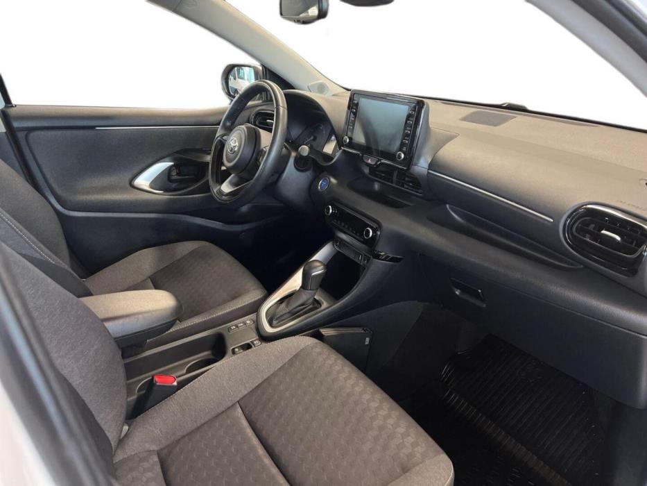 TOYOTA Yaris 2021