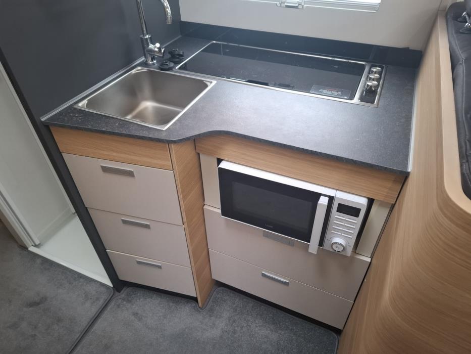 ADRIA MATRIX AXESS 670 SC 2023