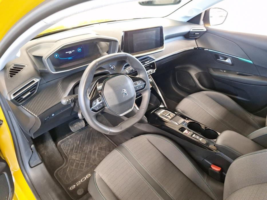 PEUGEOT e-208 2022