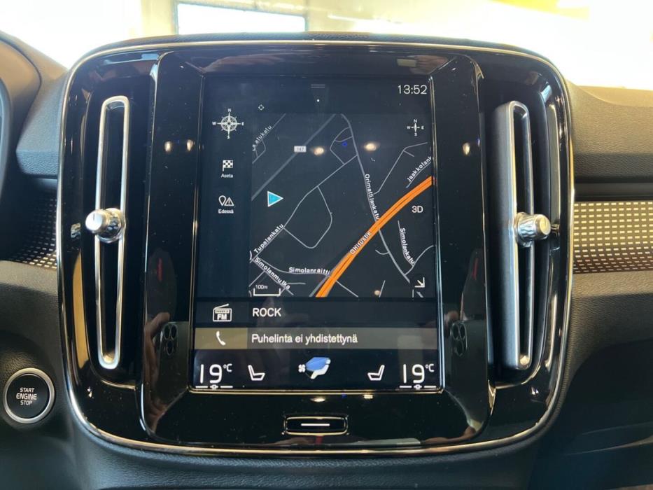 VOLVO XC40 2020