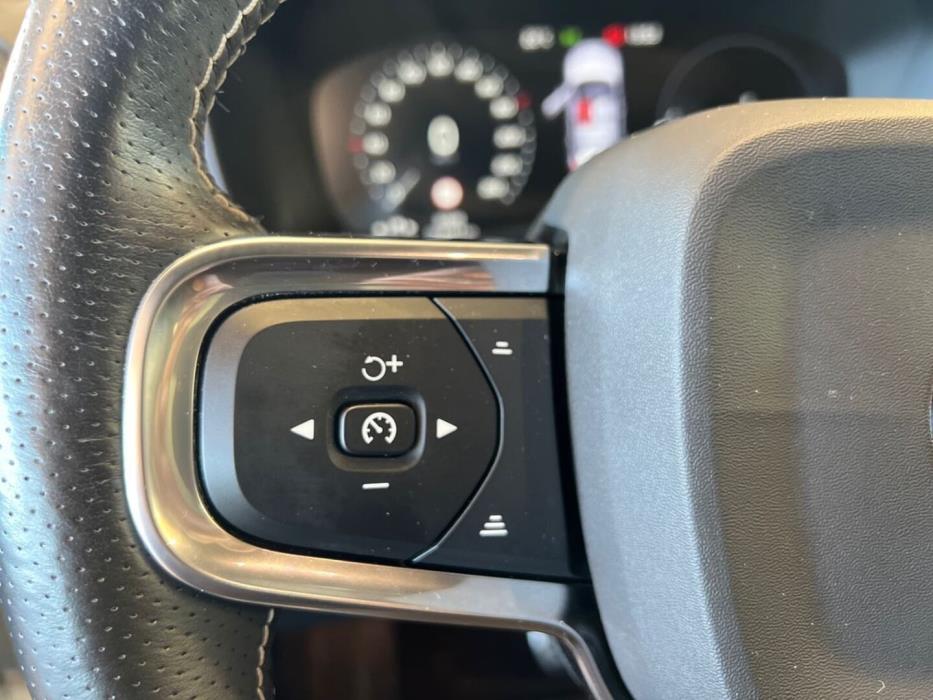 VOLVO XC40 2020