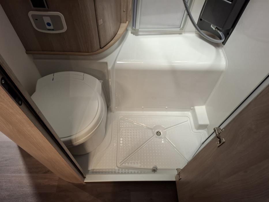 KABE Travel Master Classic 740 LGB 2025