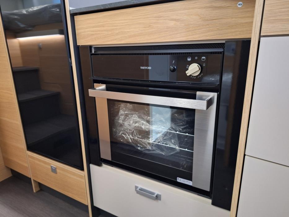 ADRIA CORAL XL 670 SL 2026