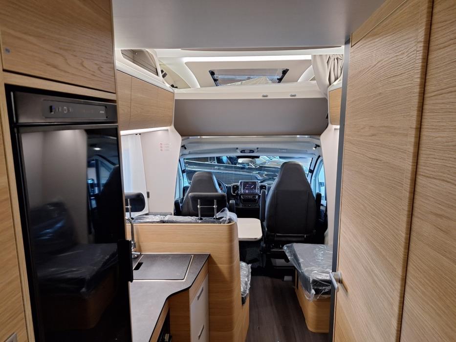 ADRIA CORAL XL 670 SL 2026