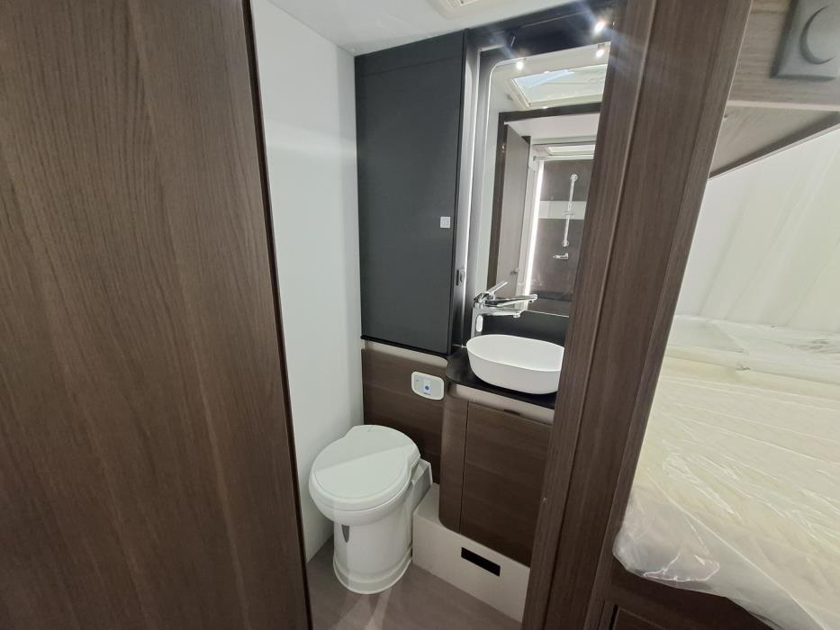 ADRIA MATRIX SUPREME 670 SL 2026