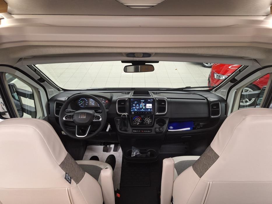 ADRIA MATRIX SUPREME 670 SL 2026