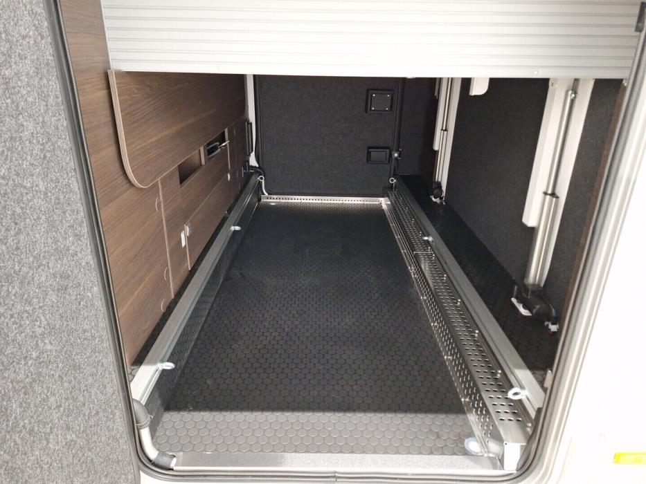 ADRIA MATRIX SUPREME 670 DC 2026