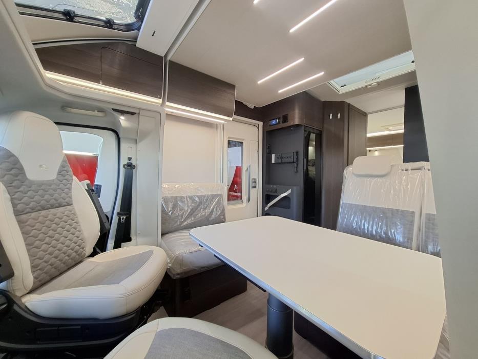 ADRIA MATRIX SUPREME 670 SL 2026