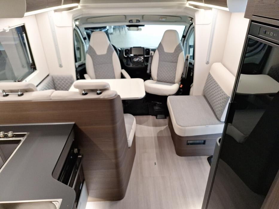 ADRIA MATRIX SUPREME 670 SC 2026