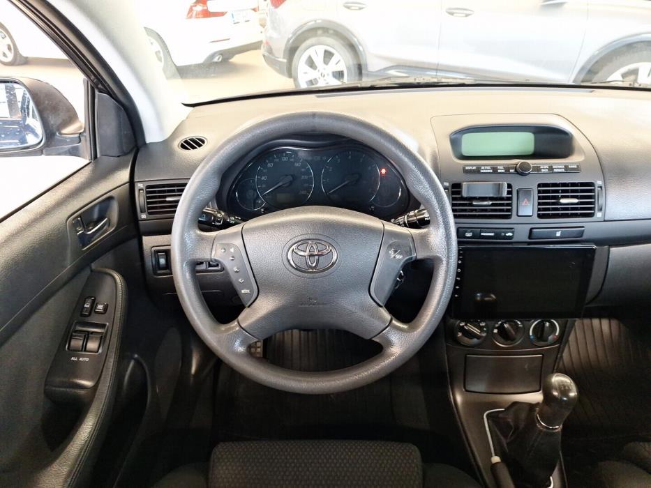 TOYOTA Avensis 2003