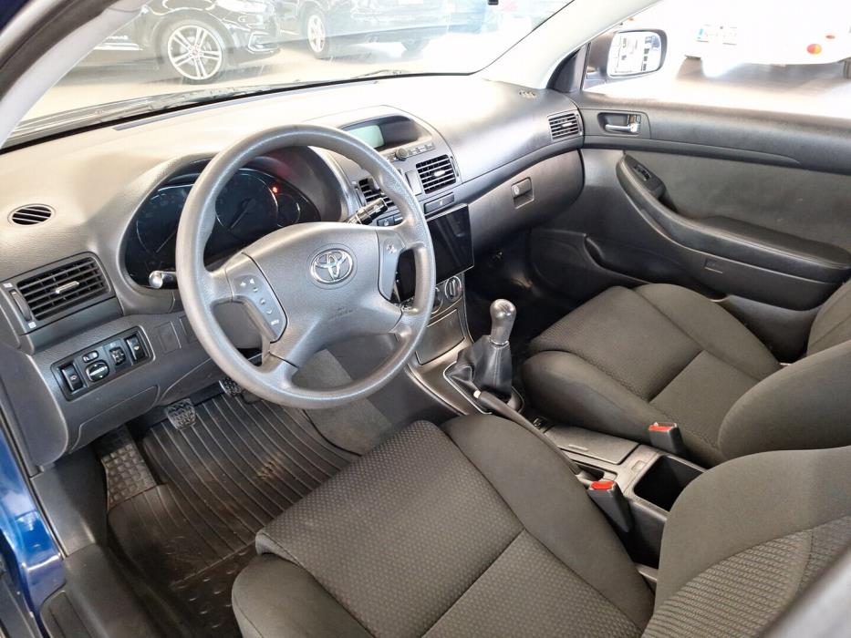 TOYOTA Avensis 2003