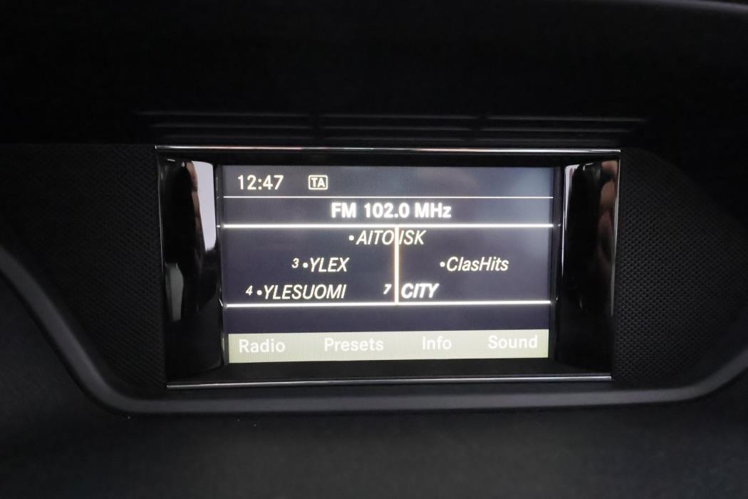 MERCEDES-BENZ E 2011