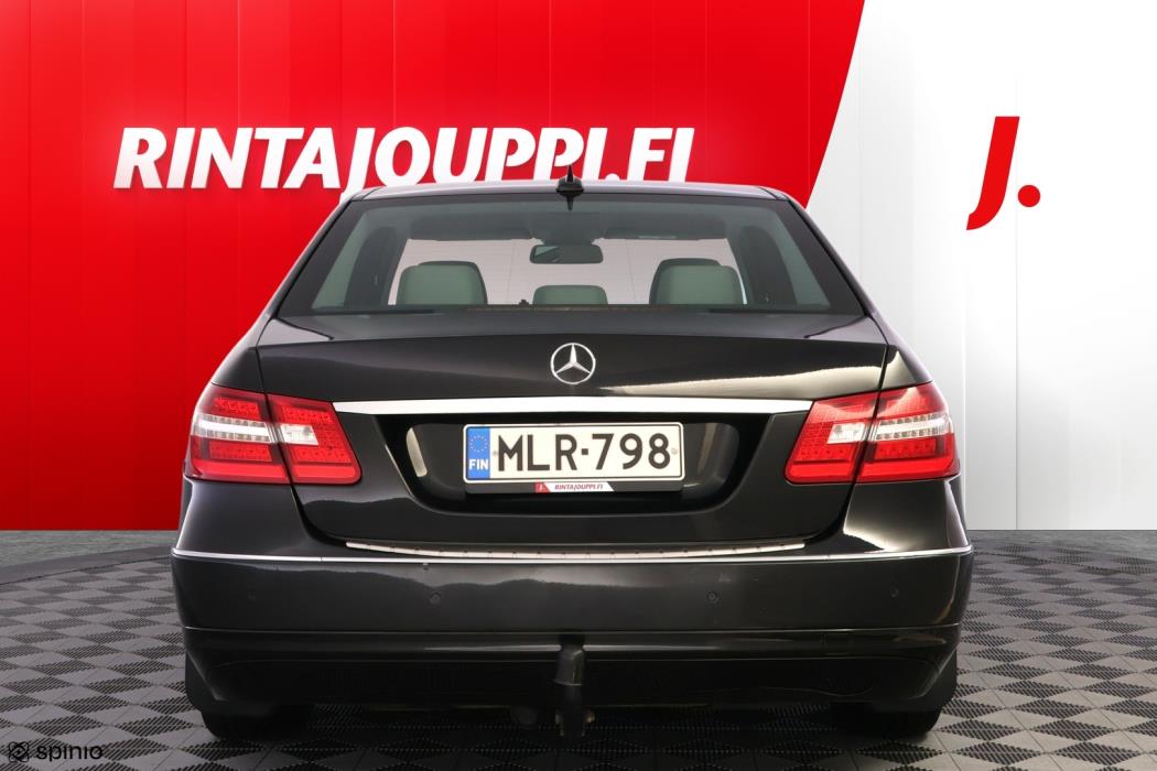 MERCEDES-BENZ E 2011