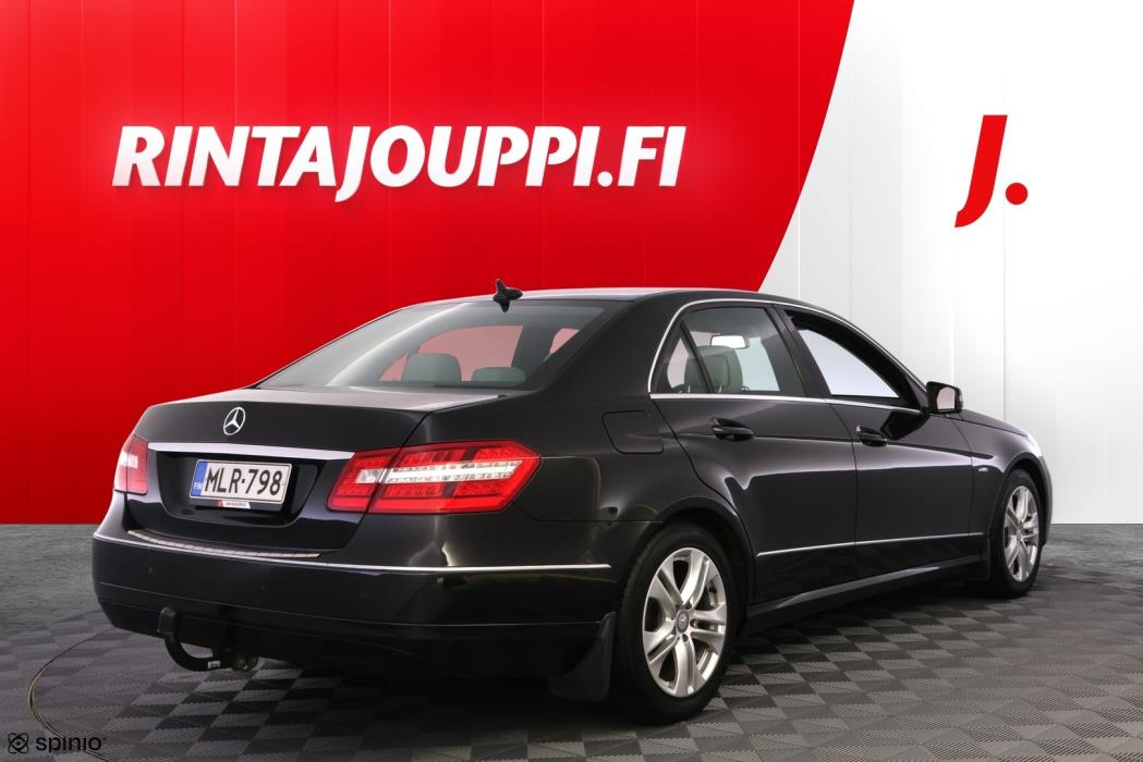 MERCEDES-BENZ E 2011