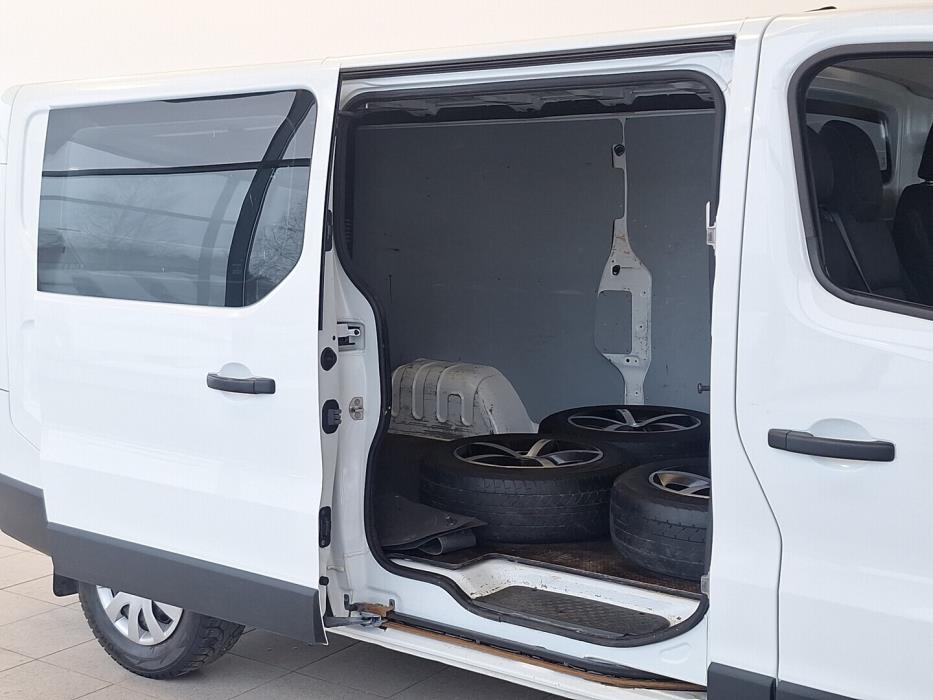RENAULT Trafic 2015