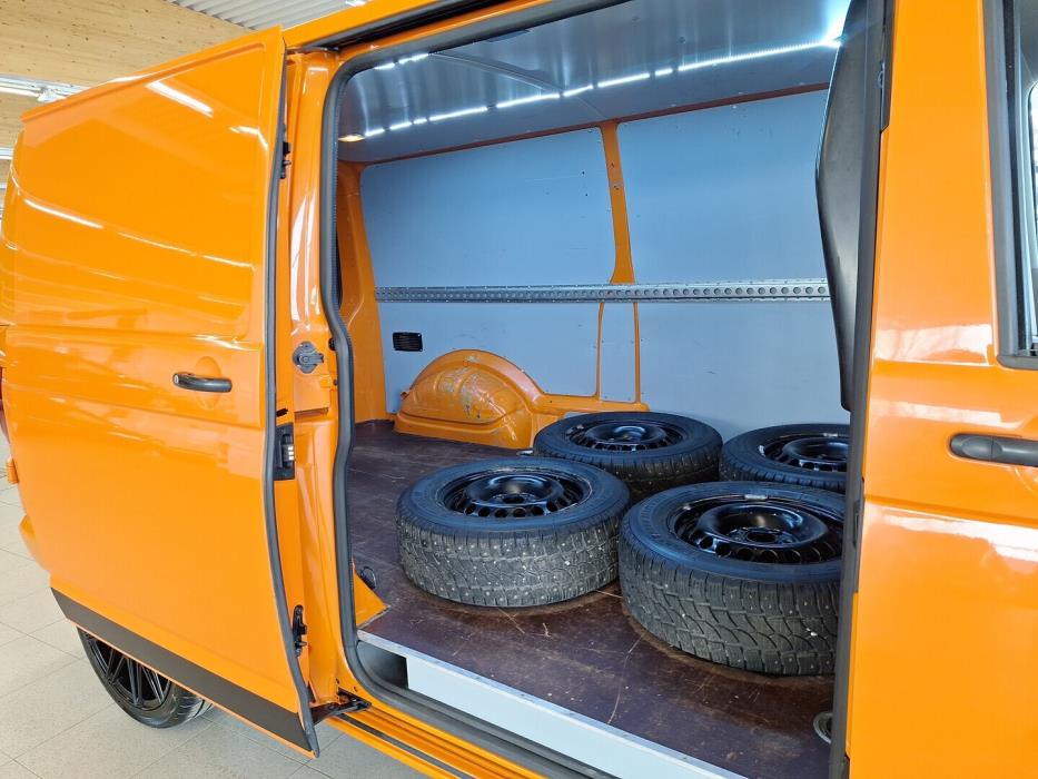 VOLKSWAGEN Transporter 2016