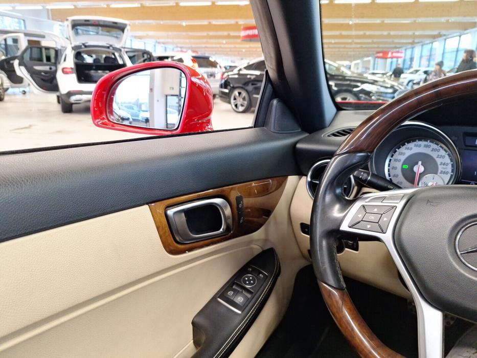 MERCEDES-BENZ SLK 2011