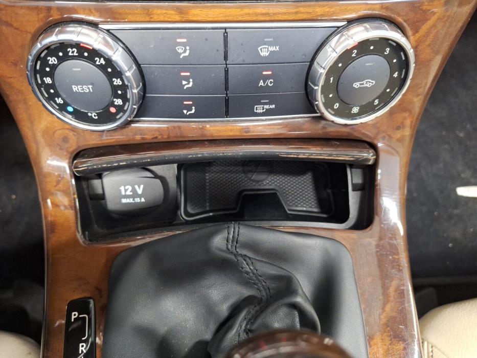 MERCEDES-BENZ SLK 2011