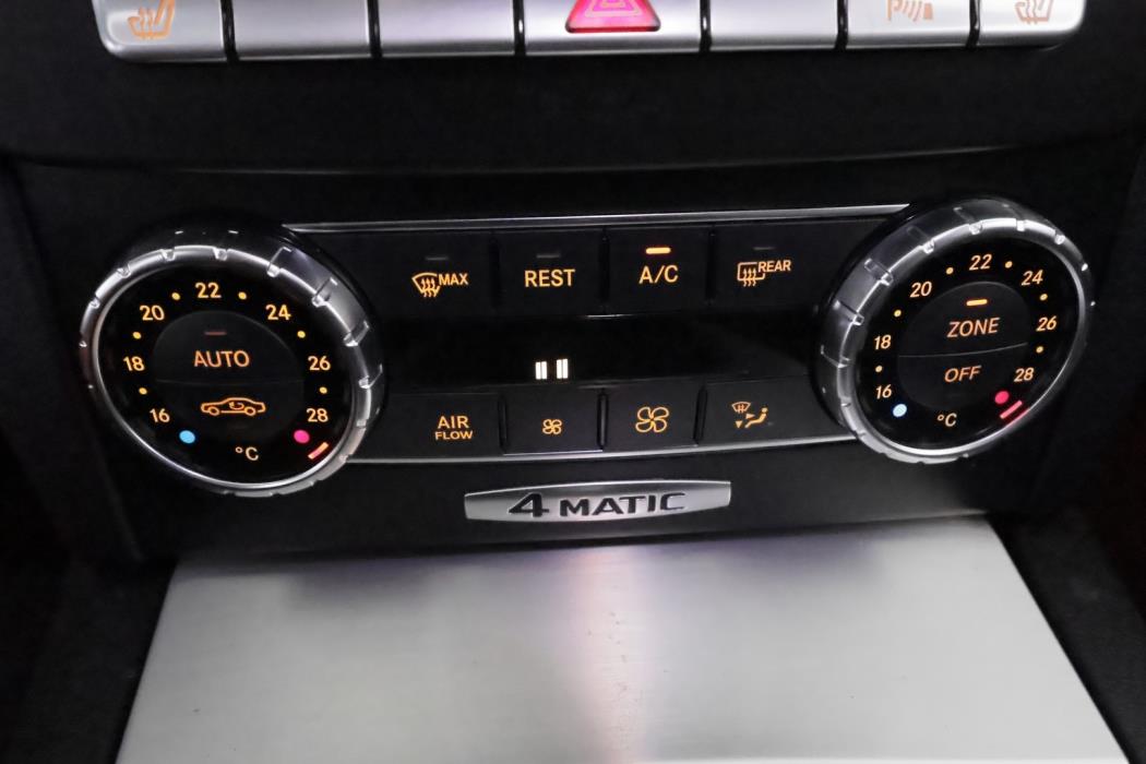 MERCEDES-BENZ C 2012