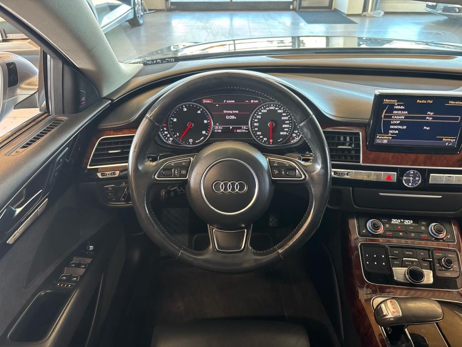AUDI A8 2010
