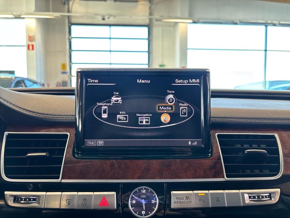 AUDI A8 2010